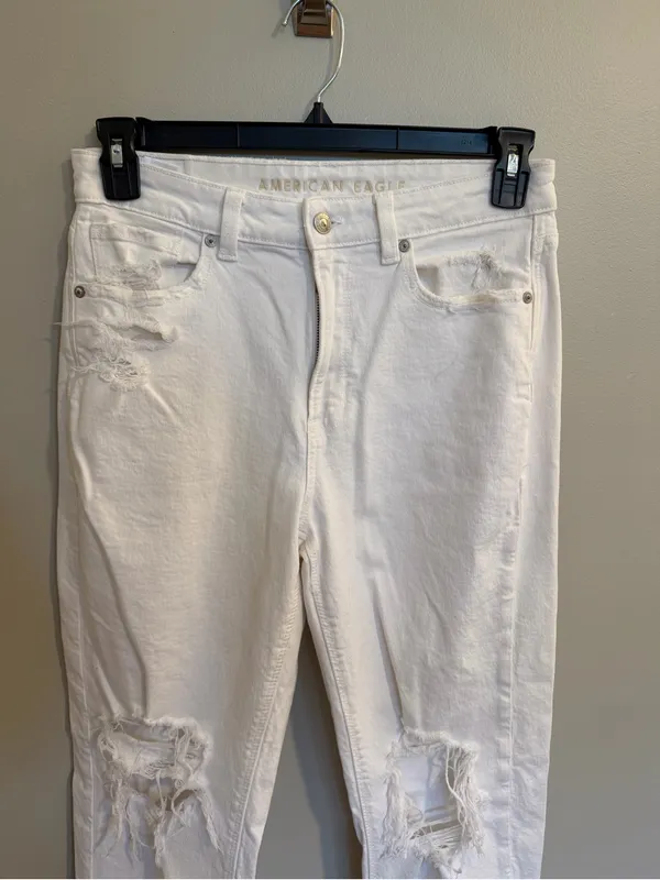 American Eagle Outfitters White Mom Straight Jean - Image 4