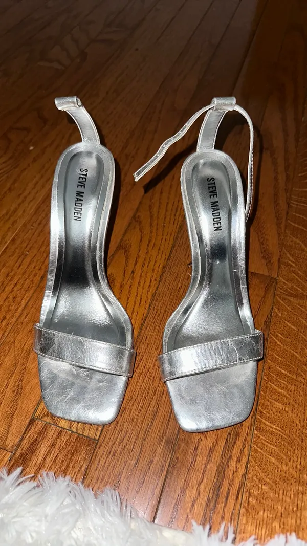 Steve Madden Heels Silver - Image 5