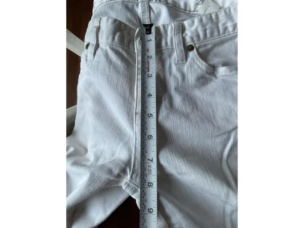 Levi’s White Bootcut Jeans with Classic Five-Pocket Design - Image 13