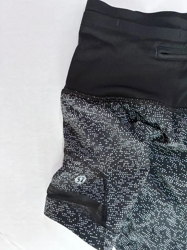 Lululemon Speckled Athletic Shorts - Size 4 - Black/White - Image 6