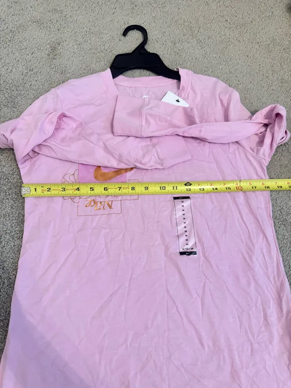 Nike Women's NSW Icon Clash Pkt Top in a pink Size M - Image 4