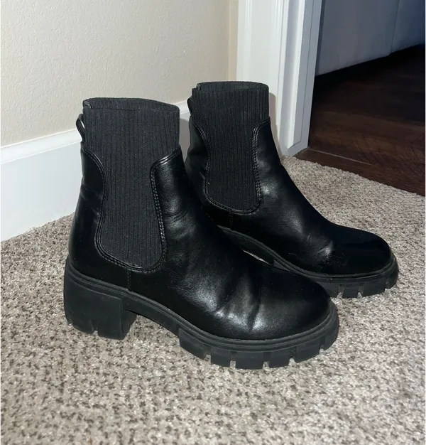 Steve Madden Hayle Chelsea Boots - Image 2