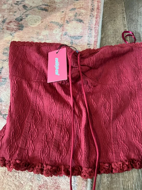 NWT Edikted burgundy‎ halter top size M - Image 5
