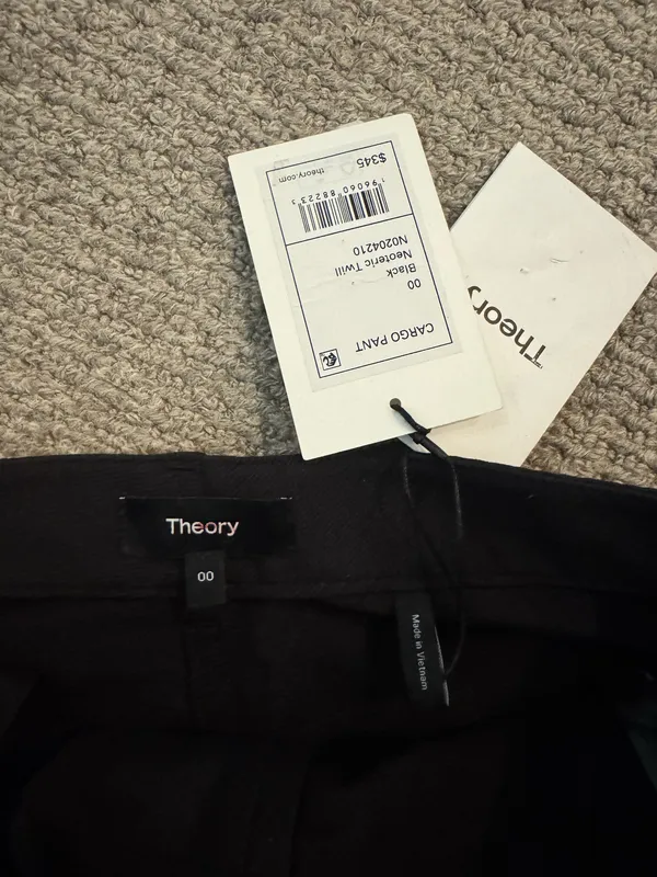 Theory Cargo Pant in Neoteric Twill - Image 5
