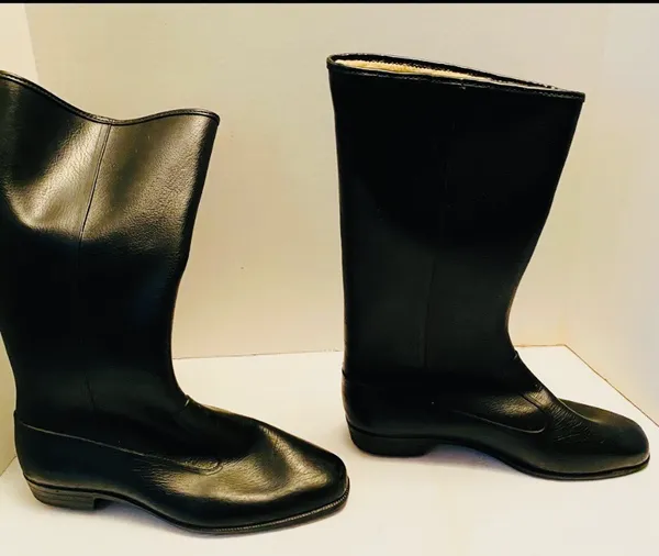 Chandlers Vintage English leather and sheep lined boots Size 8 black - Image 10