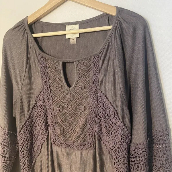 Knox Rose Blouse Top Purple Crochet Lace Peplum Long Sleeve Keyhole Peasant Med - Image 4
