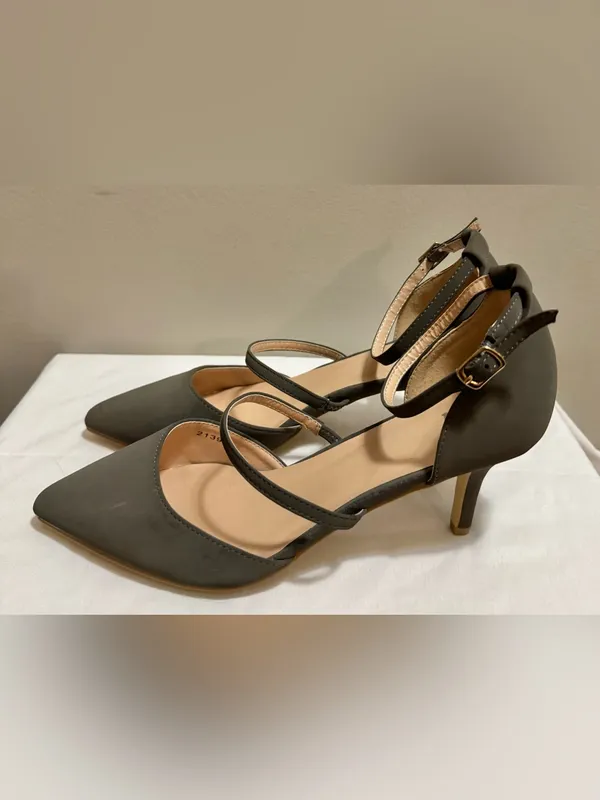 JC Pointed Toe Ankle Strap Heels – Women’s Size 10 Olive - Image 2
