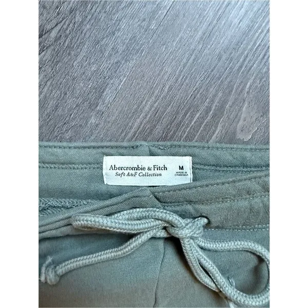 Abercrombie & Fitch High Rise Paper Bag Shorts Sage Green - Image 3