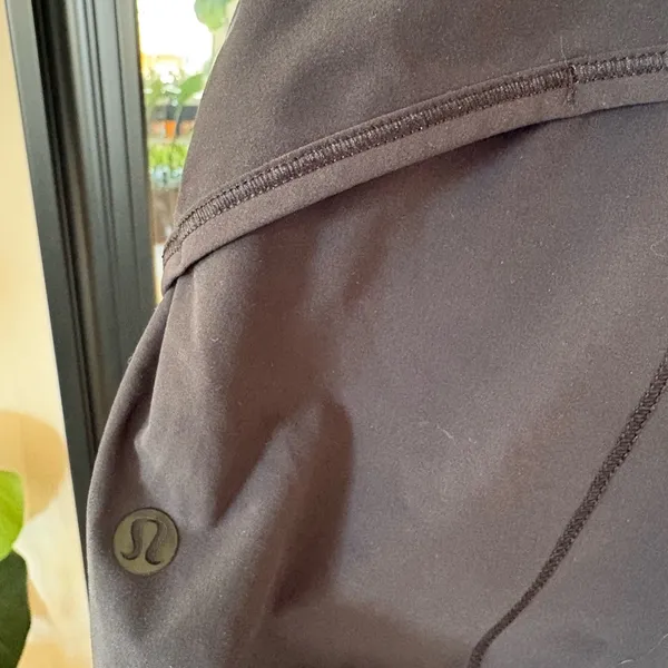 Lululemon Hotty Black Shorts - Image 3