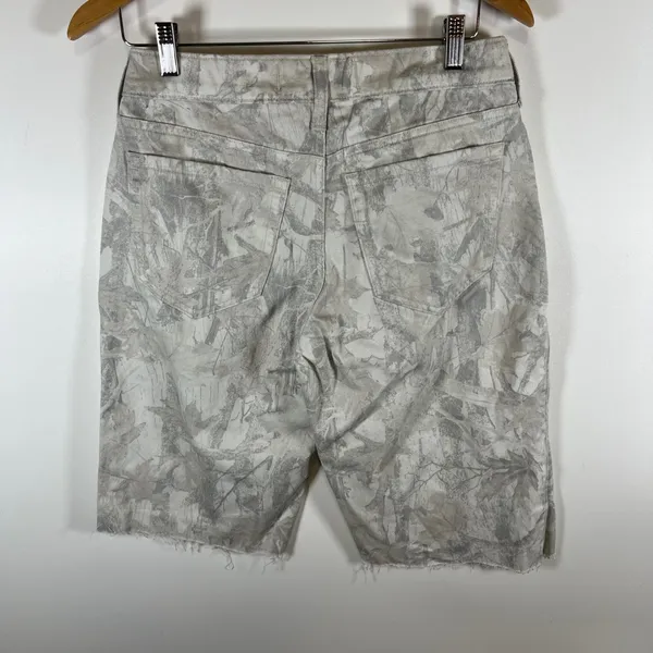 Hollister Low-Rise Baggy Camo Shorts Grey‎ White Leaf Print Frayed Hem Sz 4R W27 - Image 6
