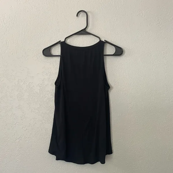 Old navy black tank - Image 2