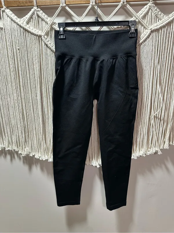 HALARA Black High-Waist Performance Leggings - Image 4
