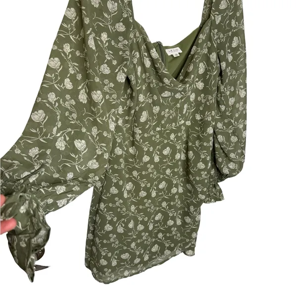 ✨🌿 Le Lis Floral Puff Sleeve‎ Mini Dress Size Medium 🌿✨ - Image 3