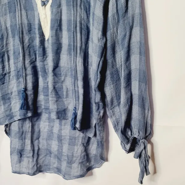 Anthropologie Umgee plaid tassel tie vneck lace blue checkered country Top Sz M - Image 4