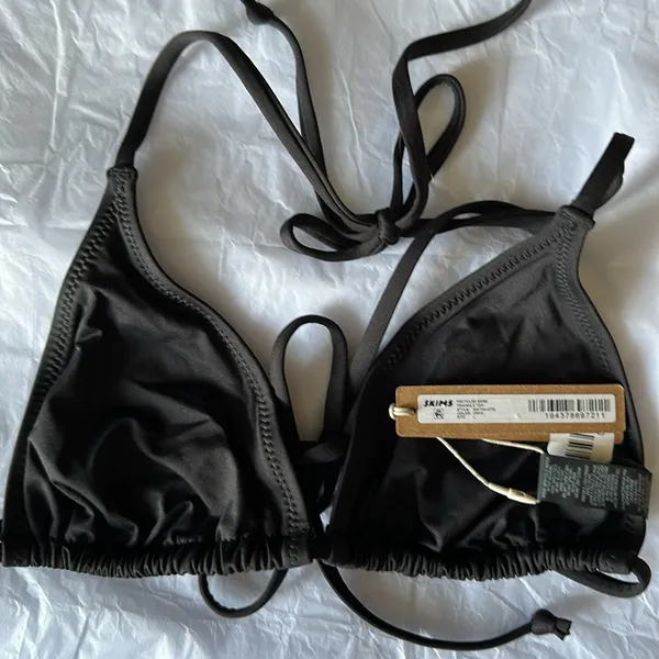 Skims Swim Bikini‎ Set triangle top size“L”and mid coverage bottom size“M” - Image 3