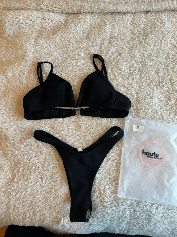 Bikini - Image 2