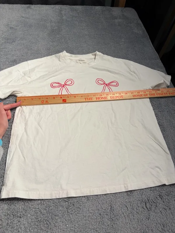 Bohme White Tee with red bows graphic XS - Image 11