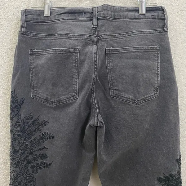 FREE PEOPLE We The Free OB737354 Embroidered Girlfriend Jeans Size 29 - Image 10