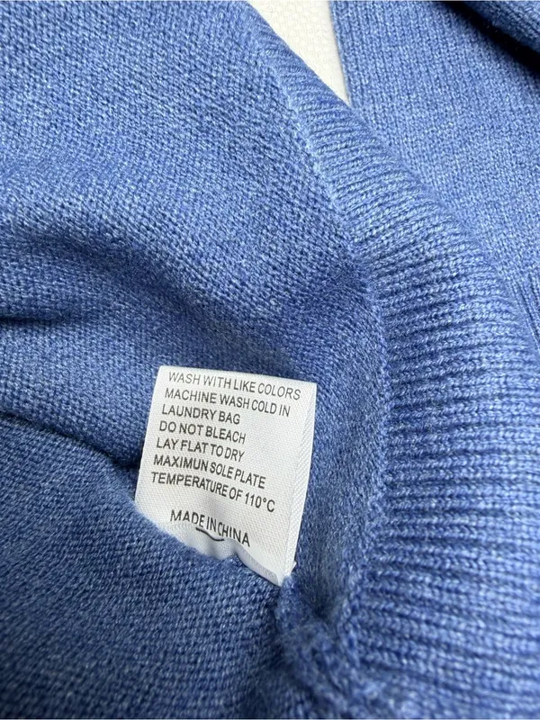 Women’s Blue V Neck Knit Pullover Sweater Size Small Long Sleeve Classic - Image 8