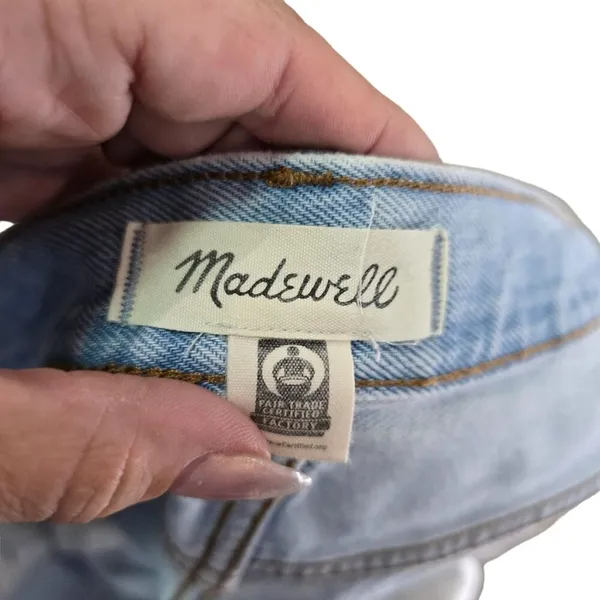 Madewell The Momjean Shorts Light Wash Denim 27 raw hem distressed button fly - Image 5