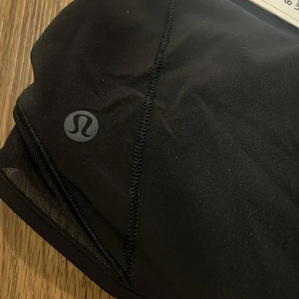Lululemon Hotty Hot Short 2.5” Lined NWT size 2 - Image 2
