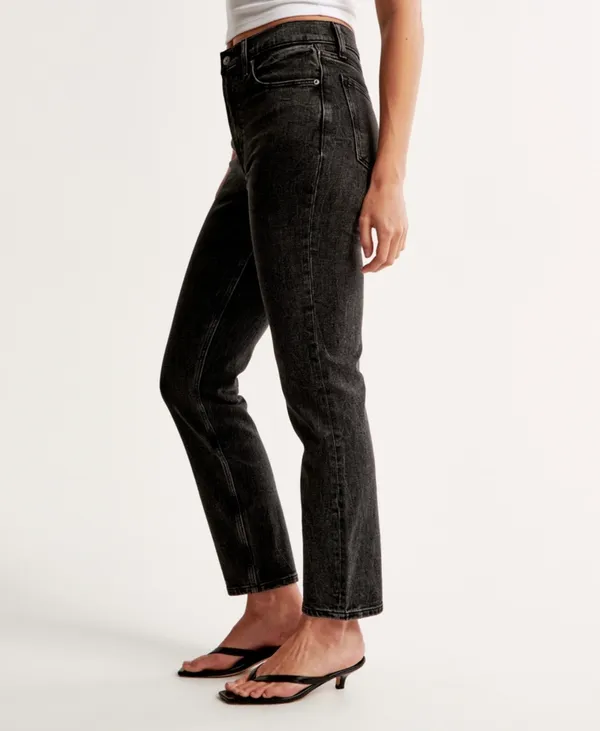Abercrombie High Rise Mom Jeans - Image 4