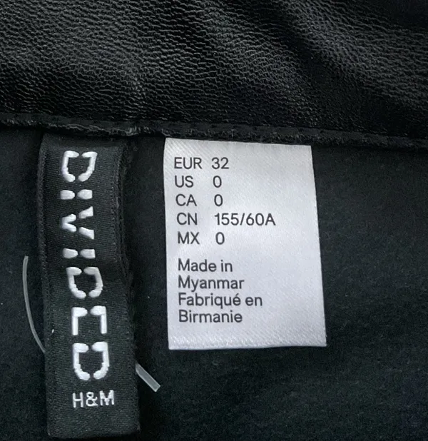 H&M black micro shorts - Image 3