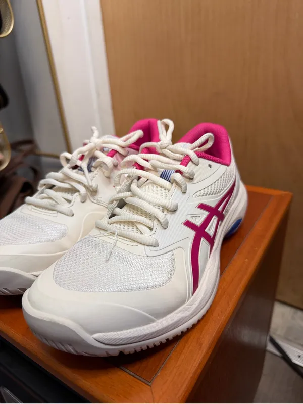 ASICS Women’s White & Pink Athletic Running Sneakers. Size: 6.5. - Image 3