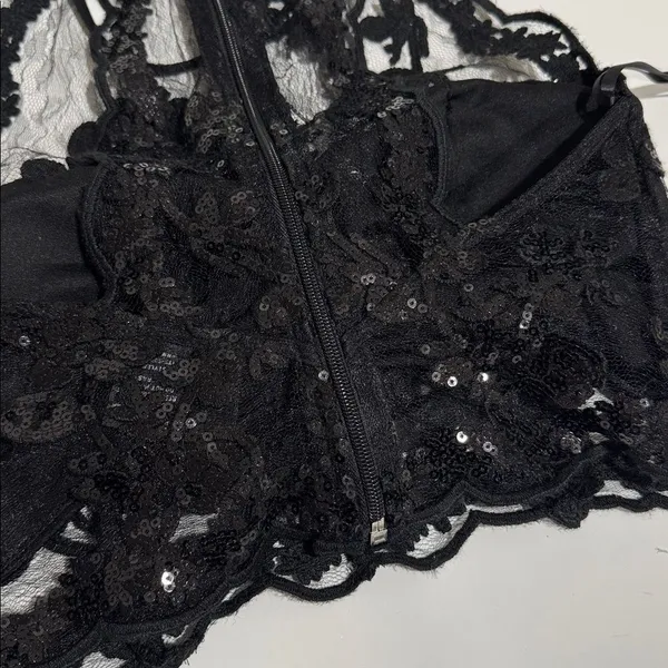 Windsor Black Floral Lace Top NWT - Image 3