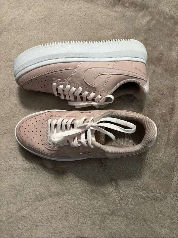Nike Sneakers Women’s Size 9 Pink Low-Top Sneakers - Image 9