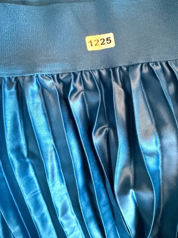 Halara L Pleated Satin Midi Skirt In Blue Size L Lightweight Fabric NWT - Image 3