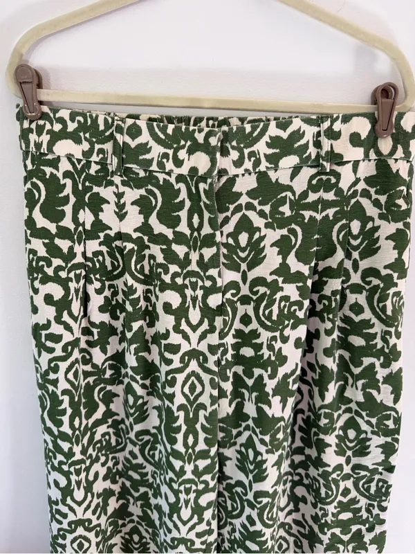 Cropped Wide-Leg Pants in Green and Cream Damask - Image 2