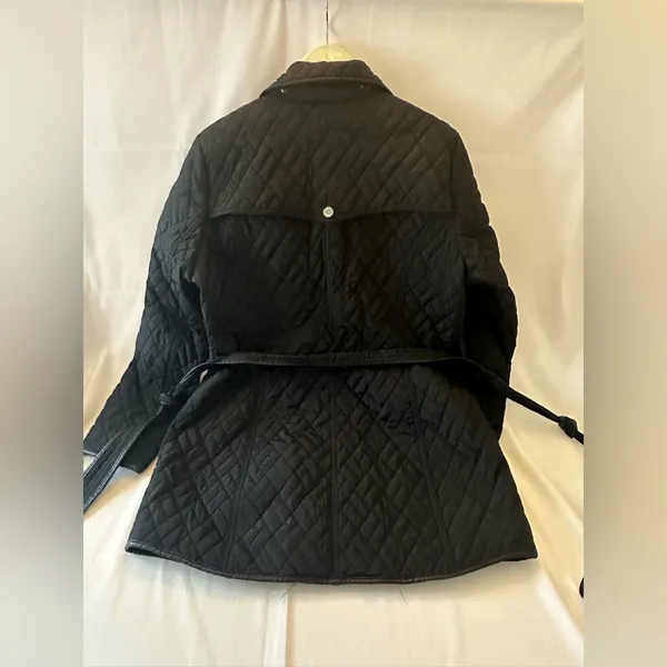 Calvin Klein women’s size large quilted black jacket - Image 5
