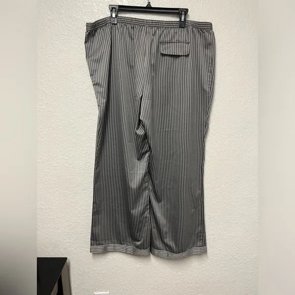 AMBRIELLE Gray Striped Satin Pajama Pants Size: 16-18/XL - Image 2