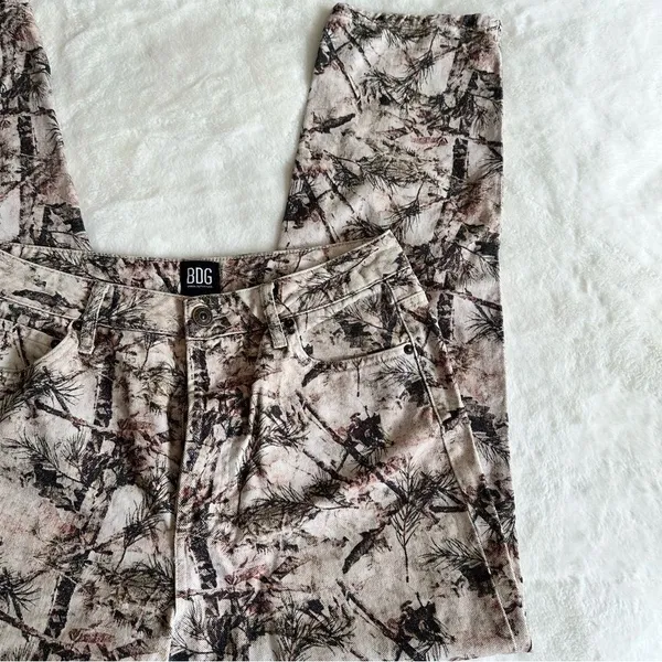 BDG Urban Outfitters Camo Jeans Slim Straight Size 31 - Image 2
