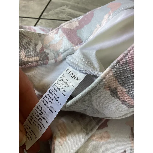 Spanx NWOT Jean-ish Ankle Leggings Womens Medium Floral Camo Print Pull On Denim - Image 6