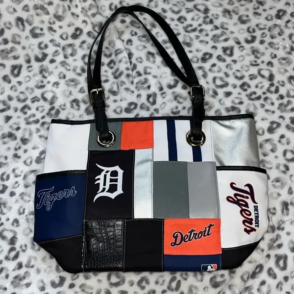 The Bradford Exchange Tigers Tote - Image 8