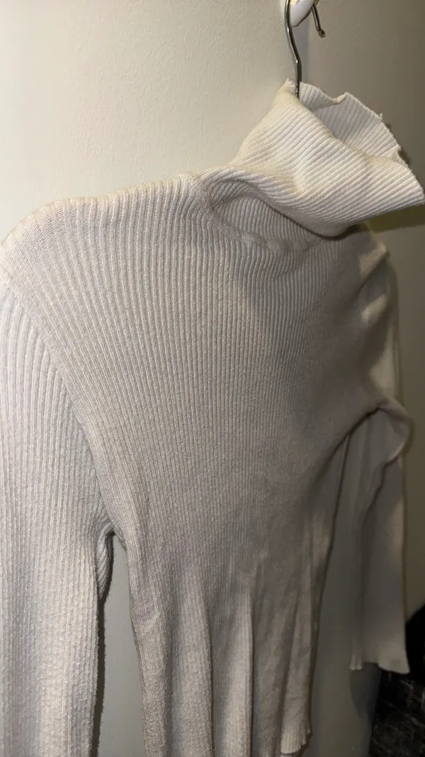 Medium White Turtleneck Gray - Image 3