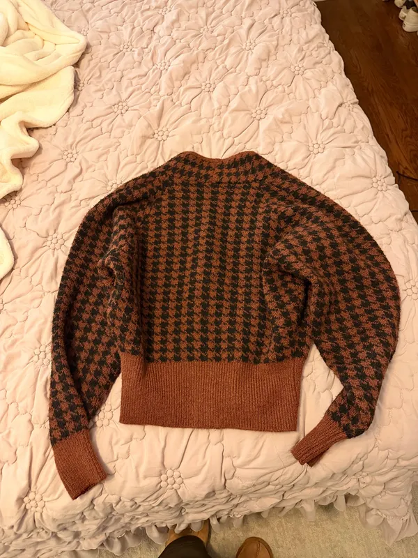 ASTR the label pull over - Image 2