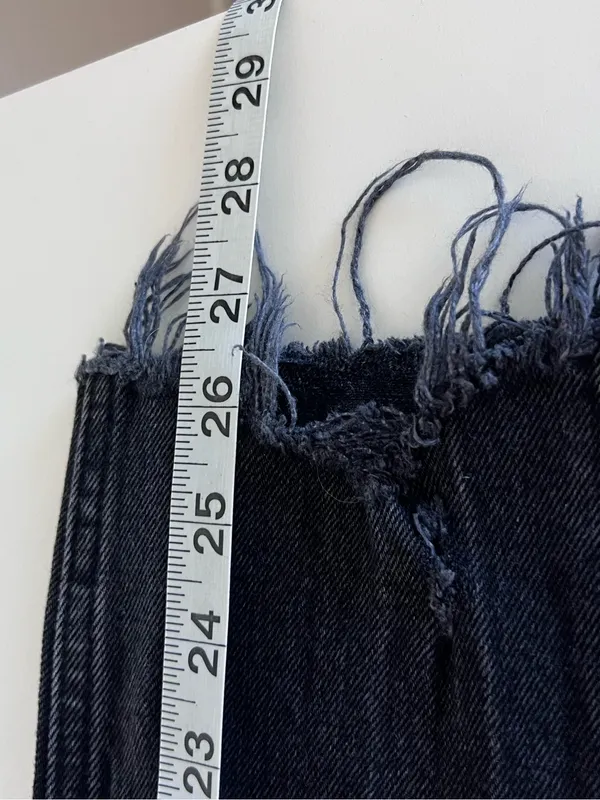 Abercrombie and Fitch Women's High Rise Mom Jeans Curve Love Distressed Black‎ - Image 7