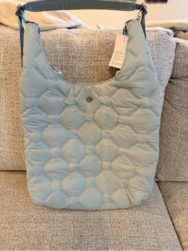 Lululemon Quilty Pleasures Shoulder Bag 14L pelican sold out online NWT - Image 6