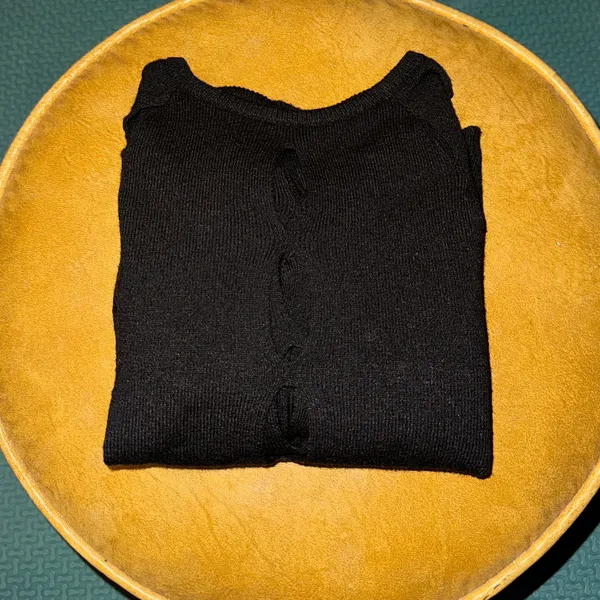 Urban Outfitters Keyhole Crop Top - Image 5