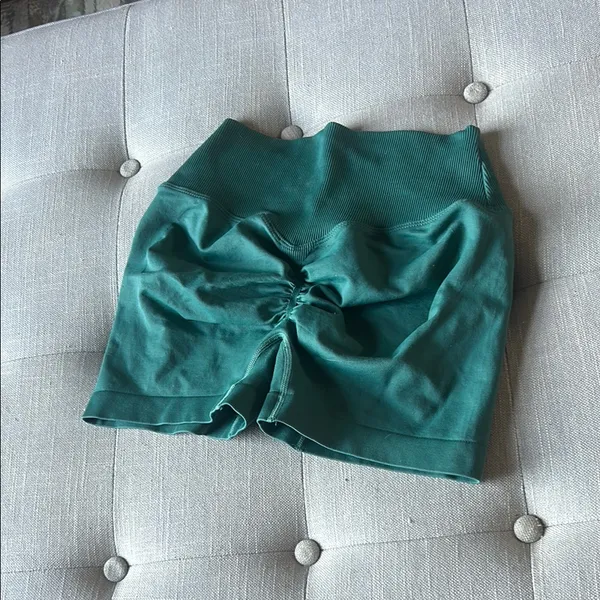 SWT Shawty V-SCRUNCH SEAMLESS SHORTS Size Small - Image 7