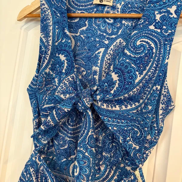 Show Me Your Mumu Blue And‎ White Paisley Romper Size XS - Image 4