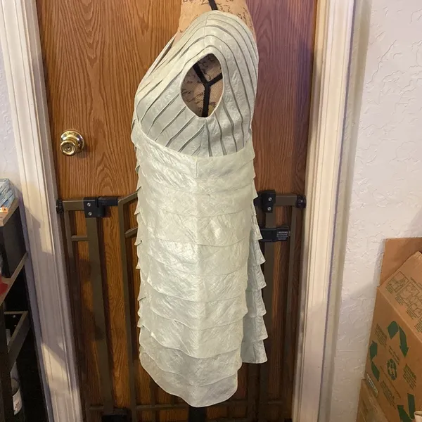 Adrianna Papell Petite Size 10P Mint Green Ruffle Tiered Cocktail Dress - Image 3