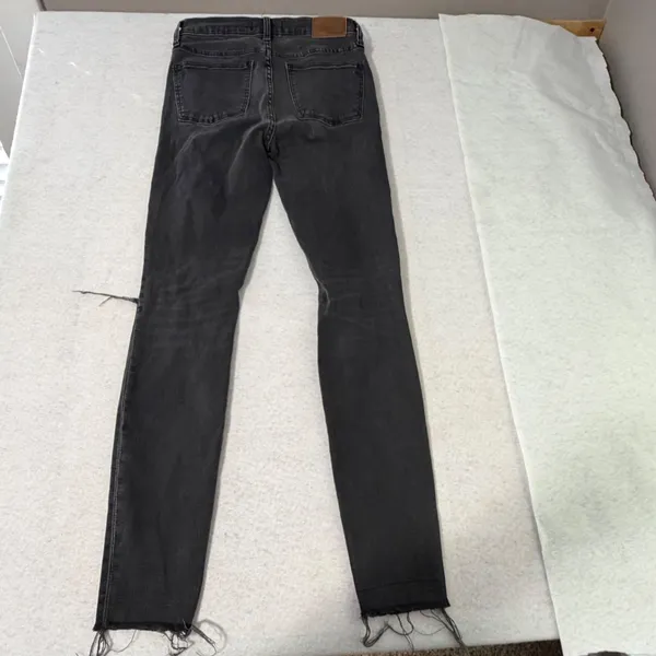 Madewell 9 Inch High Rise Skinny Jean 26 Faded Black Ripped Knee Raw Hem - Image 6