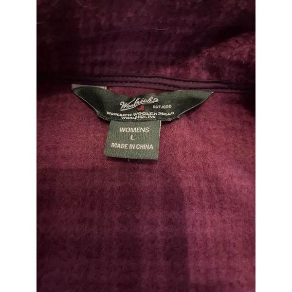 Woolrich women's fleece vest in a purple plaid pattern woman’s large - Image 5