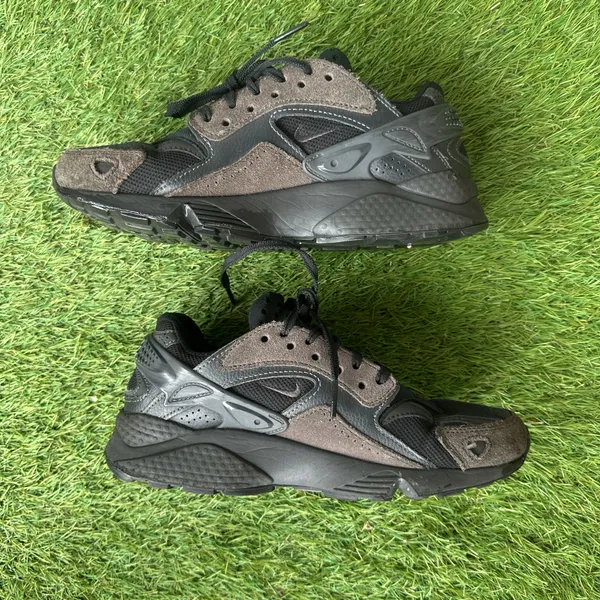Nike Air Huarache Runner 'Black Anthracite' Size 5 Women’s Size 6.5 - Image 2