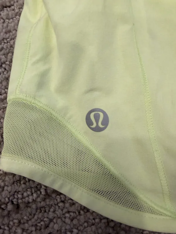 Lululemon Shorts Hotty Hot 4" - Image 3
