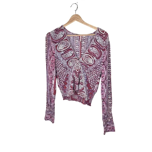 Free People Paisley Blouse M 100% Rayon Cropped Smocked Hem Boho Long Sleeve - Image 2
